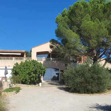 Villa Des Masques Aubais Exteriör bild