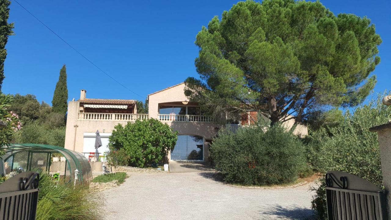 Villa Des Masques Aubais Exteriör bild