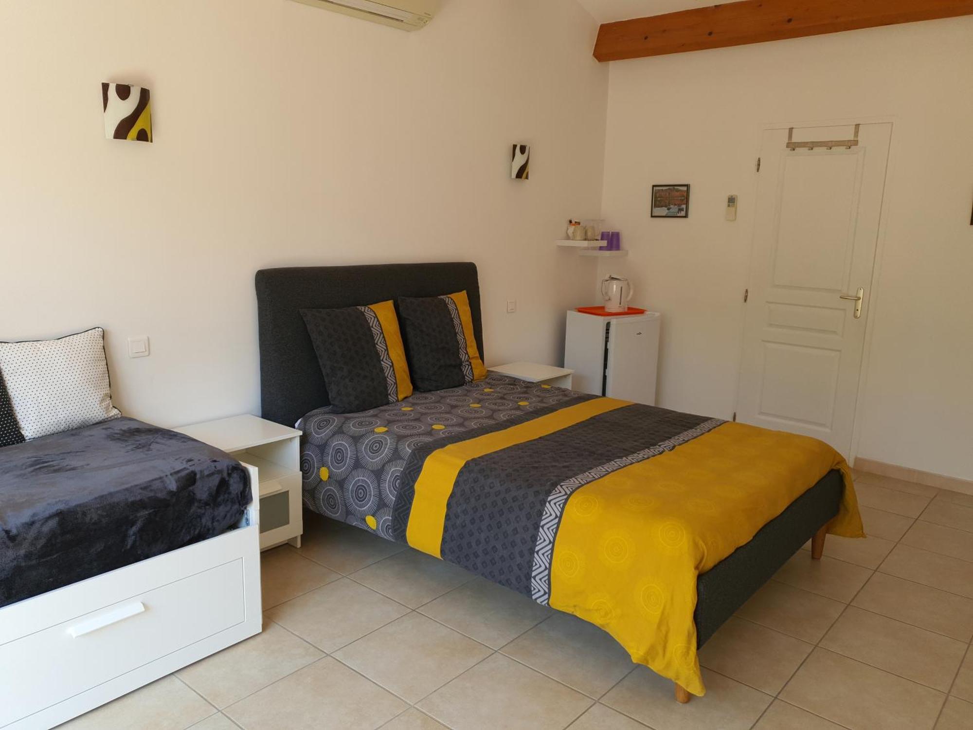 Villa Des Masques Aubais Rum bild